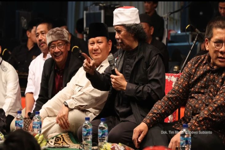 Prabowo dan Cak Nun.