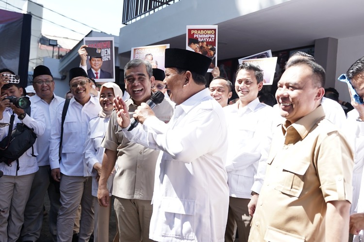 Foto: Prabowo bersama kader-kader Gerindra