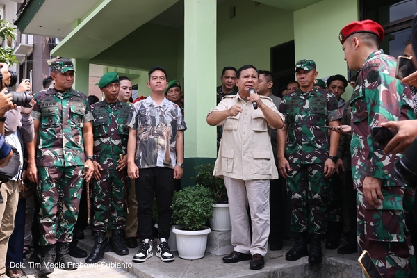 Prabowo Subianto dan Gibran 